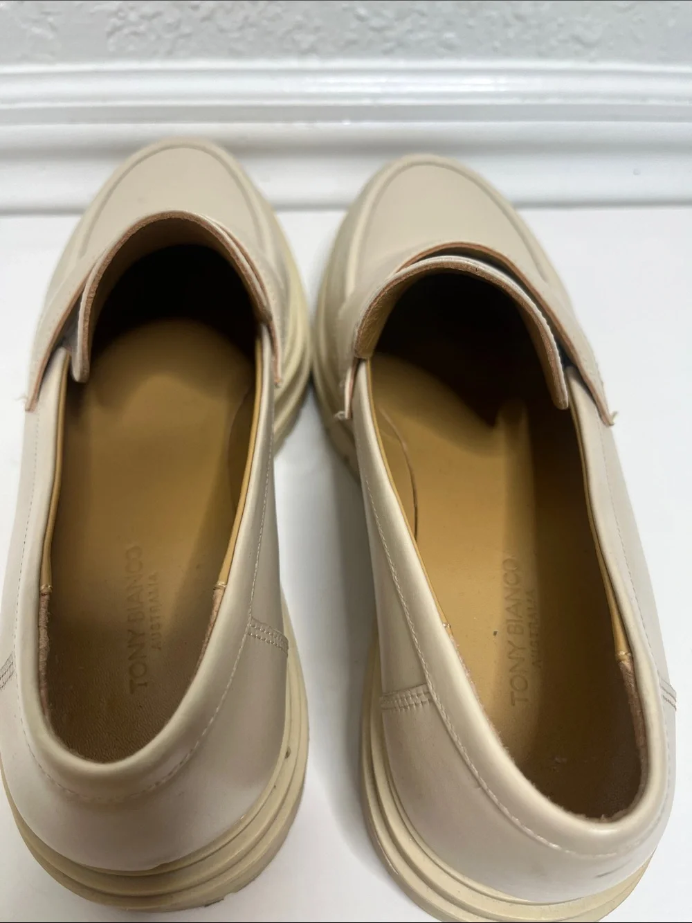 Tony Bianco Wiz Loafer Lug Sole Vanilla Capretto Leather Sz 7.5